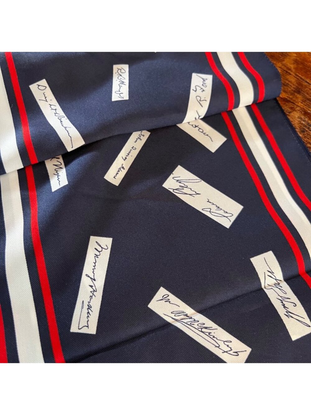 T&M Designers Smithsonian Navy Blue Presidential Signature Scarf Made In Italy